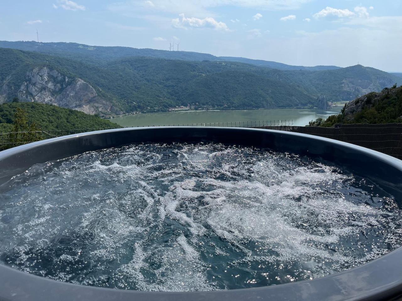 Cabana Priod Coronini Pescari Buitenkant foto